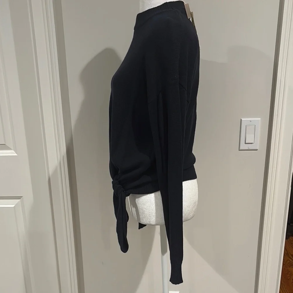 Mystree Navy Long Sleeve Tie Front Sweater Medium NWT - Picture 4 of 6